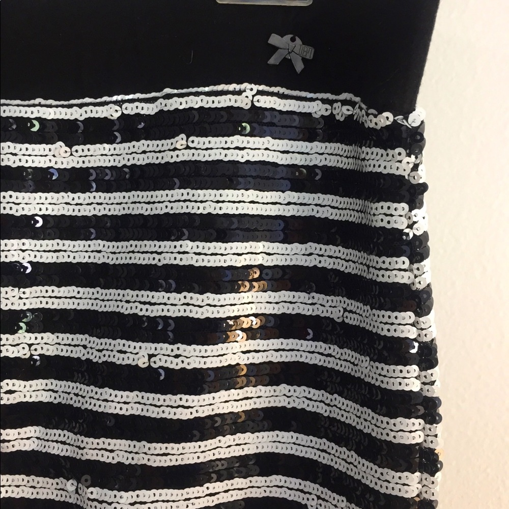 Lady Skirt - Picture 3 of 4